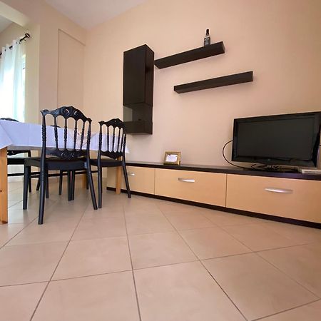 L.T. Apartment 5Th Street Sarandë Buitenkant foto