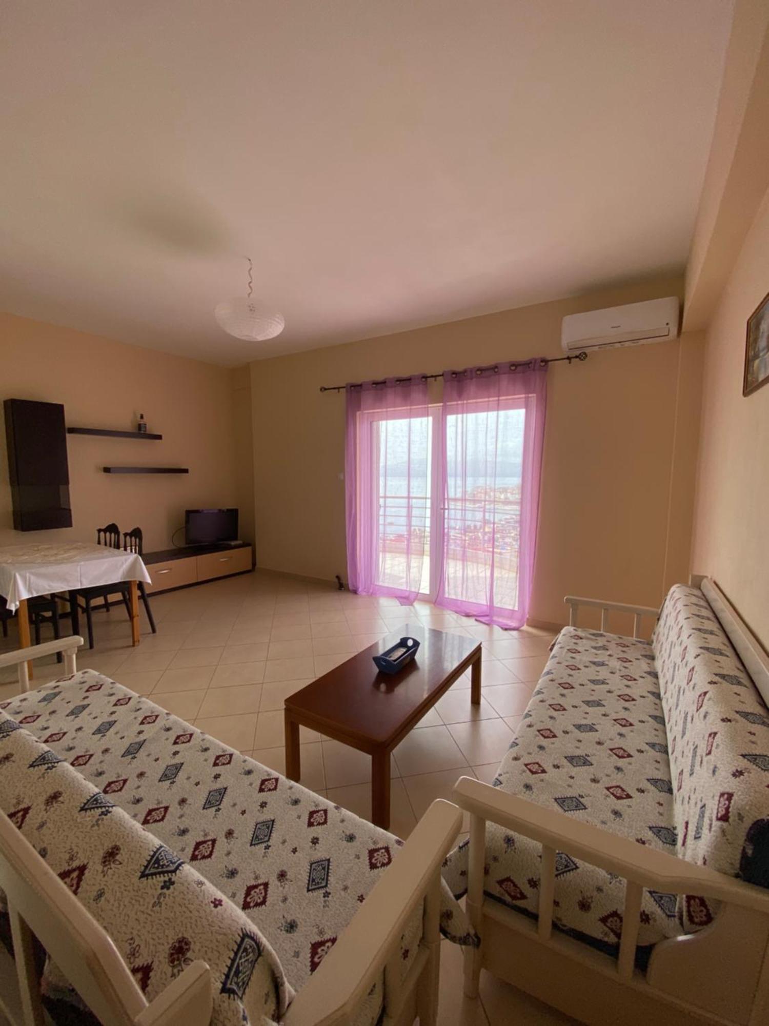 L.T. Apartment 5Th Street Sarandë Buitenkant foto